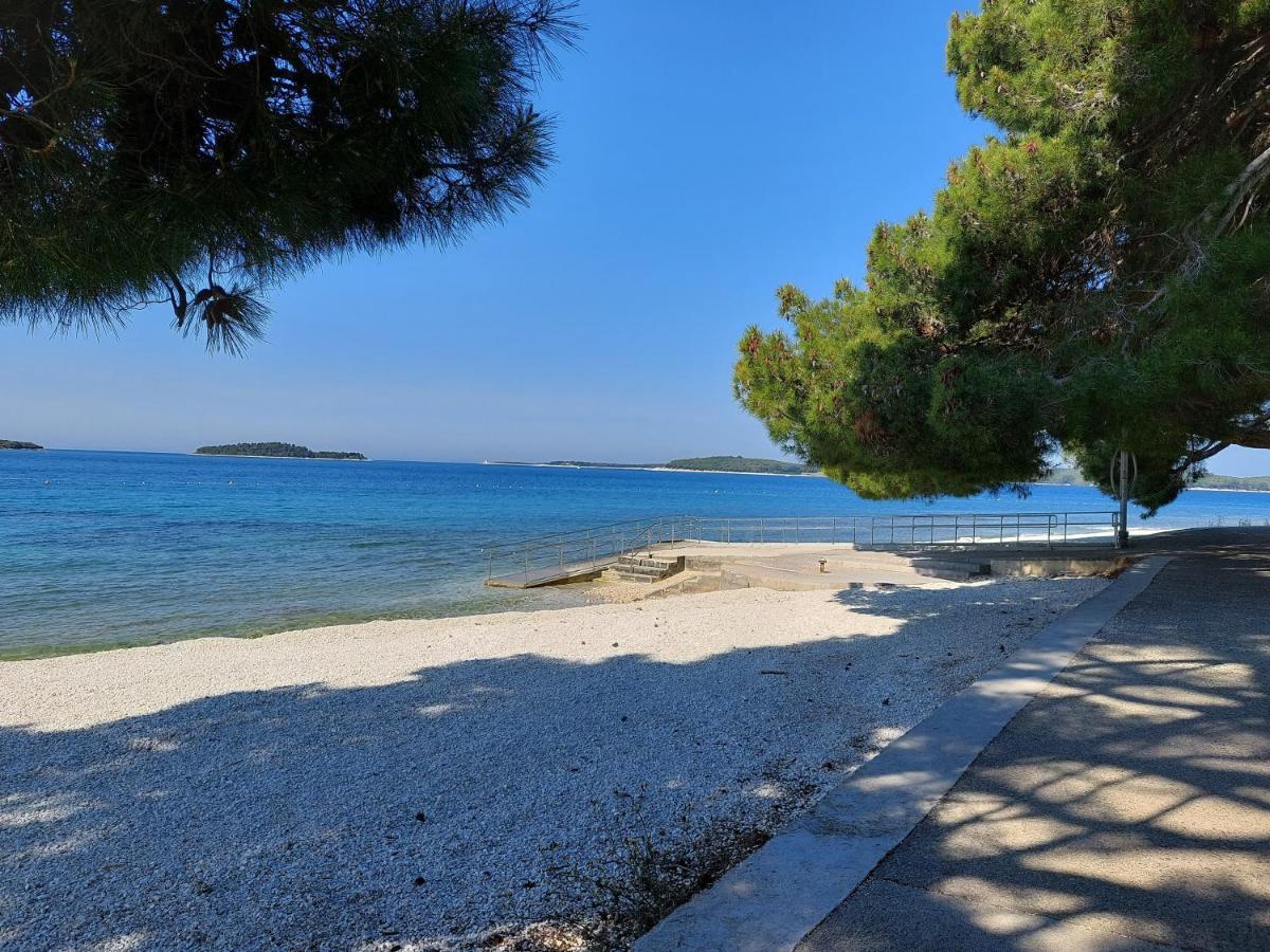 Apartmani Prodan 2 Fazana Bagian luar foto