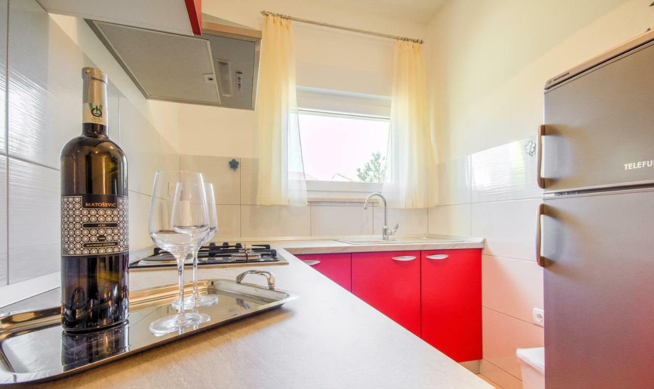Apartmani Prodan 2 Fazana Bagian luar foto