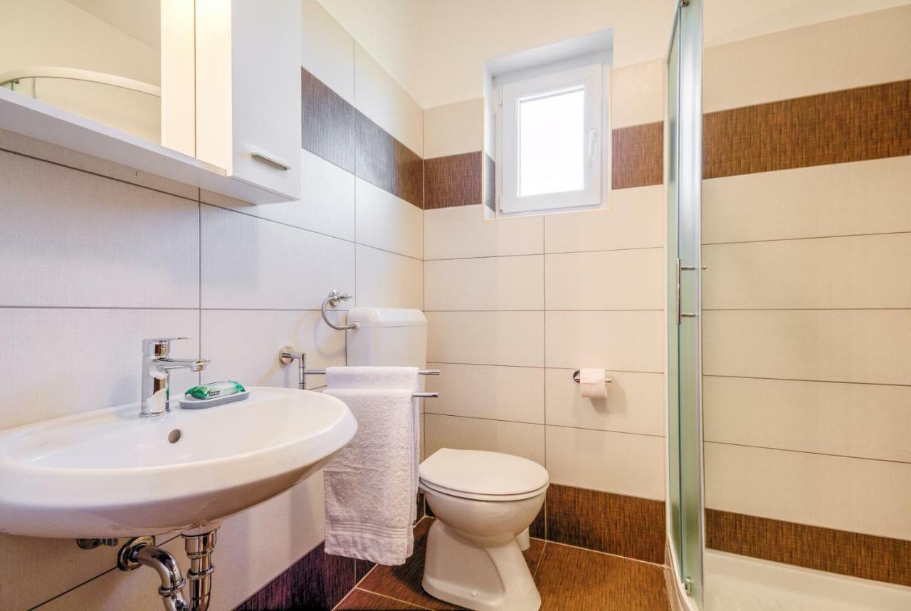 Apartmani Prodan 2 Fazana Bagian luar foto