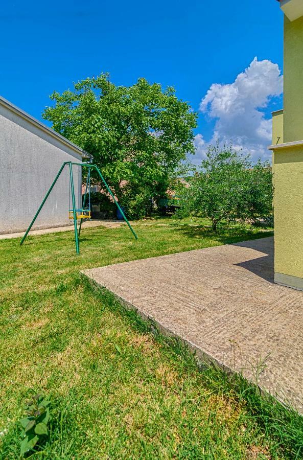 Apartmani Prodan 2 Fazana Bagian luar foto