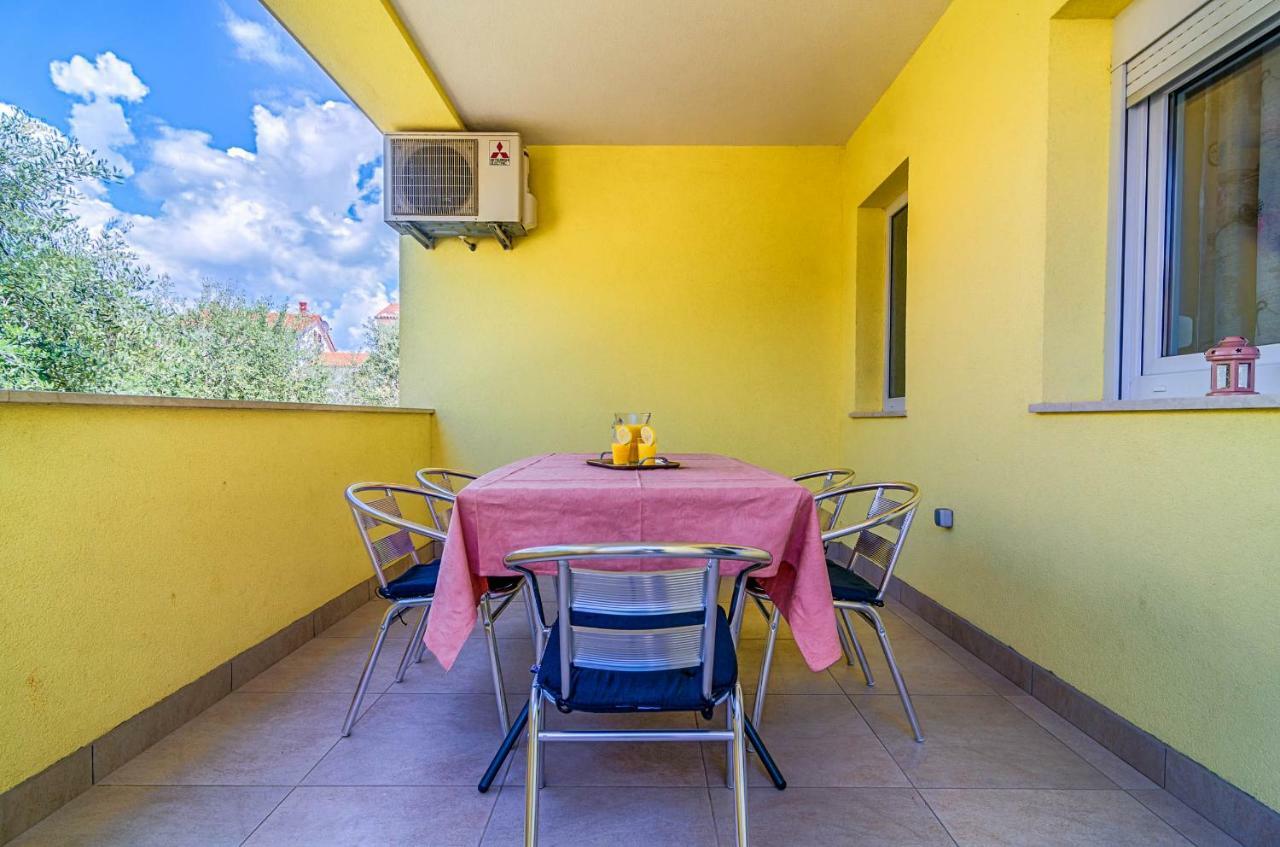 Apartmani Prodan 2 Fazana Bagian luar foto