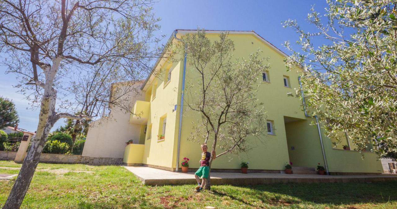 Apartmani Prodan 2 Fazana Bagian luar foto